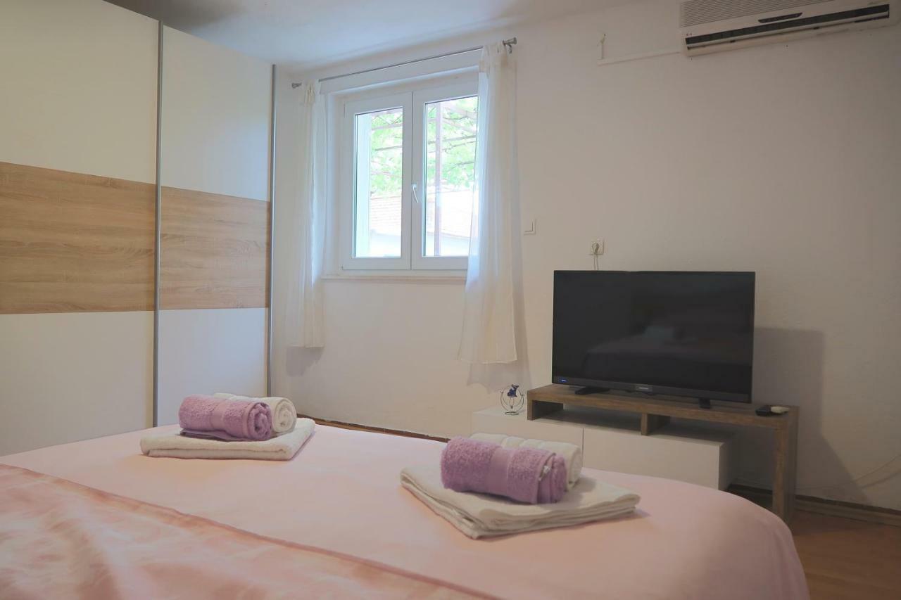 Studio Apartman Mia Стобрек Экстерьер фото